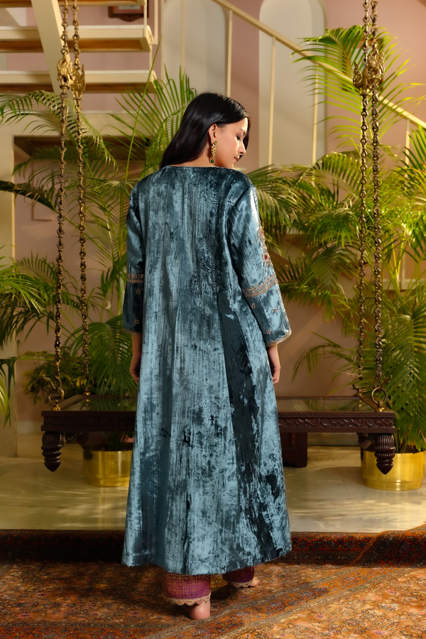 turq velvet hand embroidered noor kurta set Sale