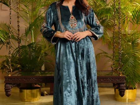 turq velvet hand embroidered noor kurta set Sale